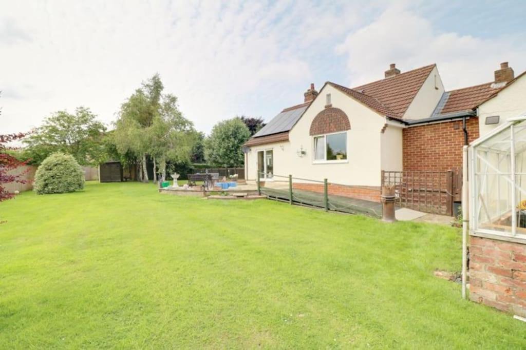 Millfields Cottage And Garden Goxhill  Экстерьер фото