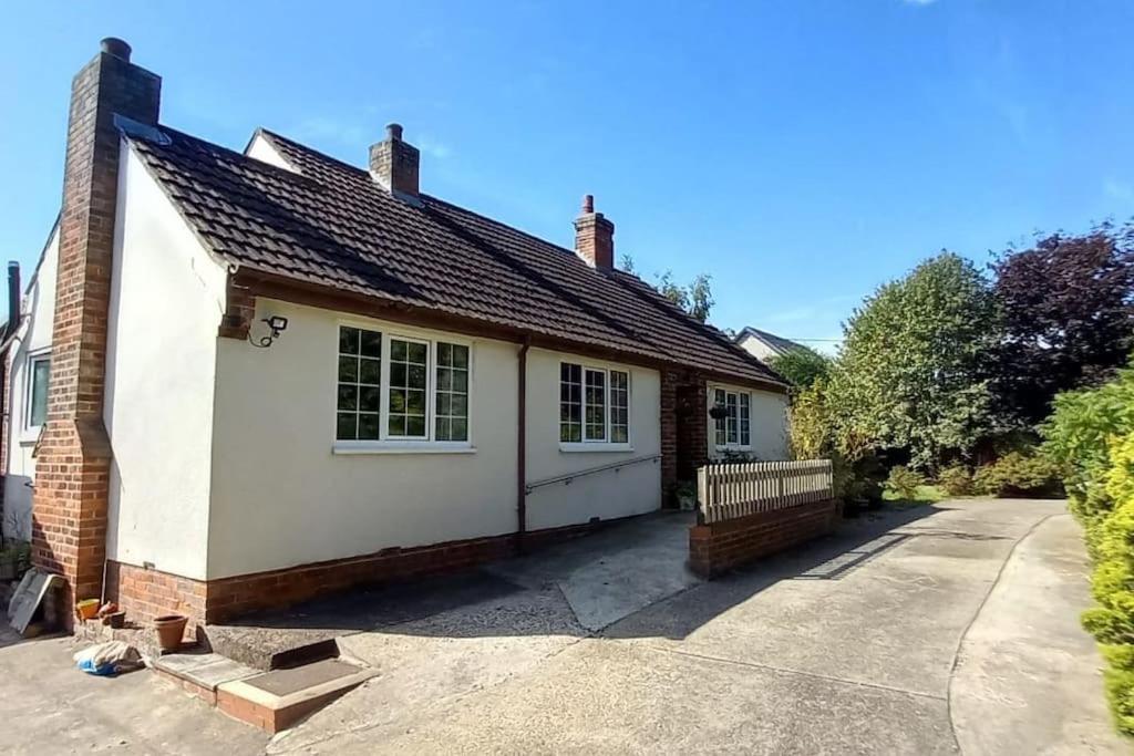 Millfields Cottage And Garden Goxhill  Экстерьер фото